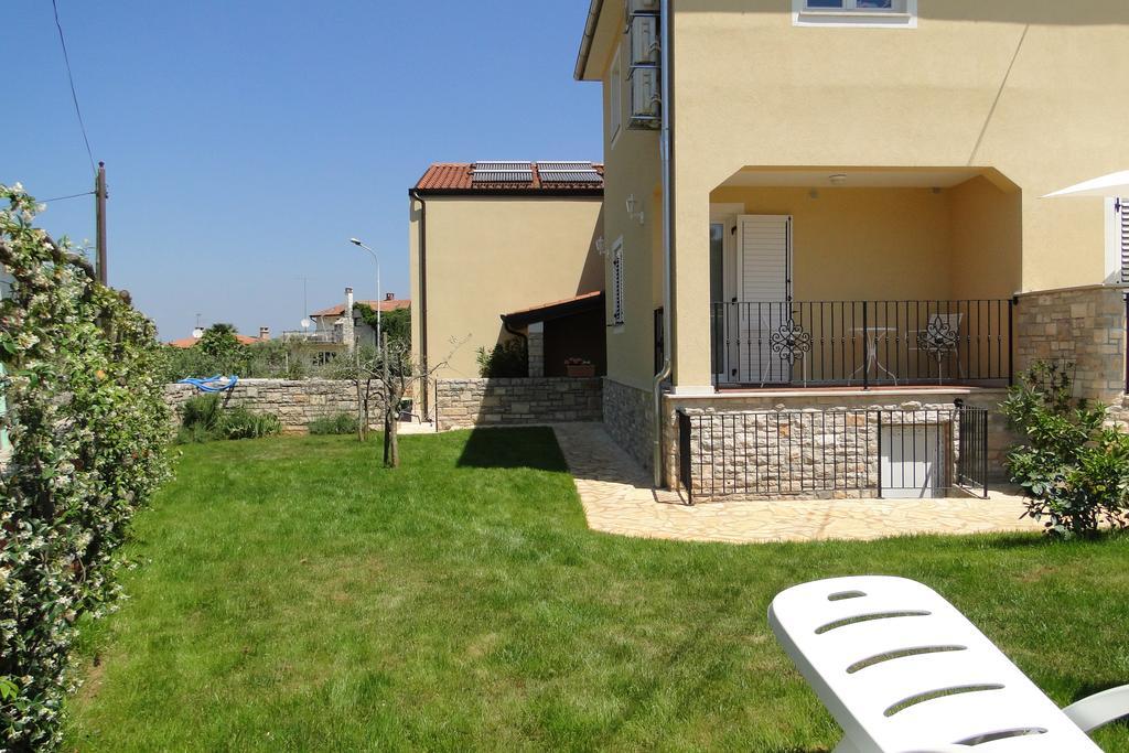 Apartments Villa Ela Umag Exterior foto