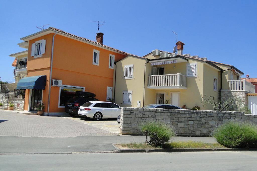 Apartments Villa Ela Umag Exterior foto