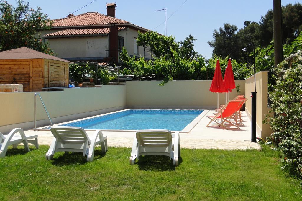 Apartments Villa Ela Umag Exterior foto