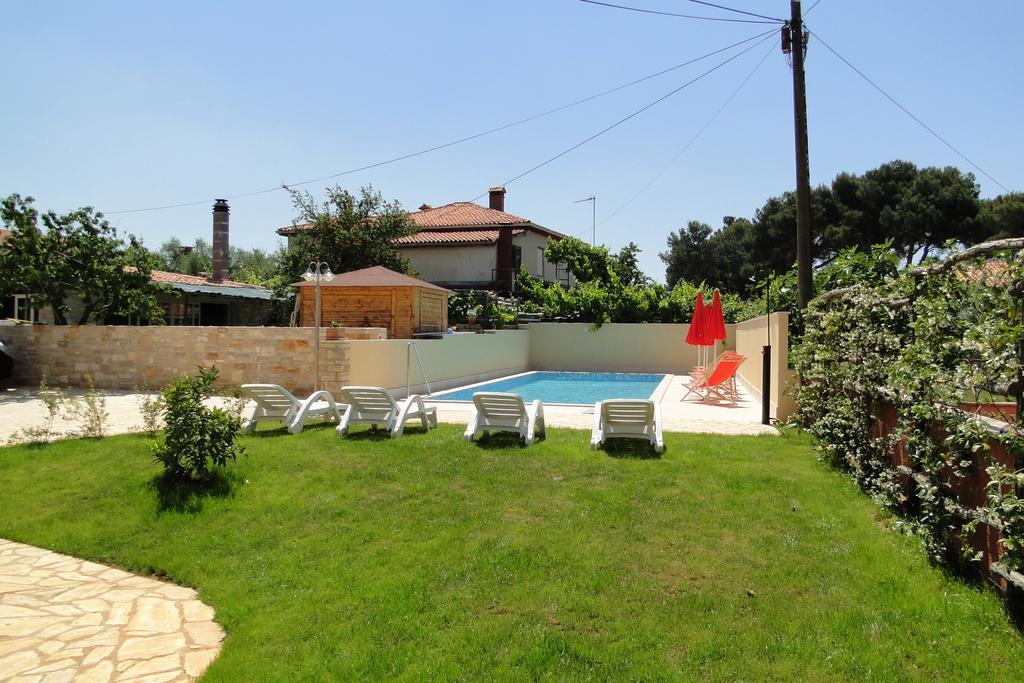 Apartments Villa Ela Umag Exterior foto