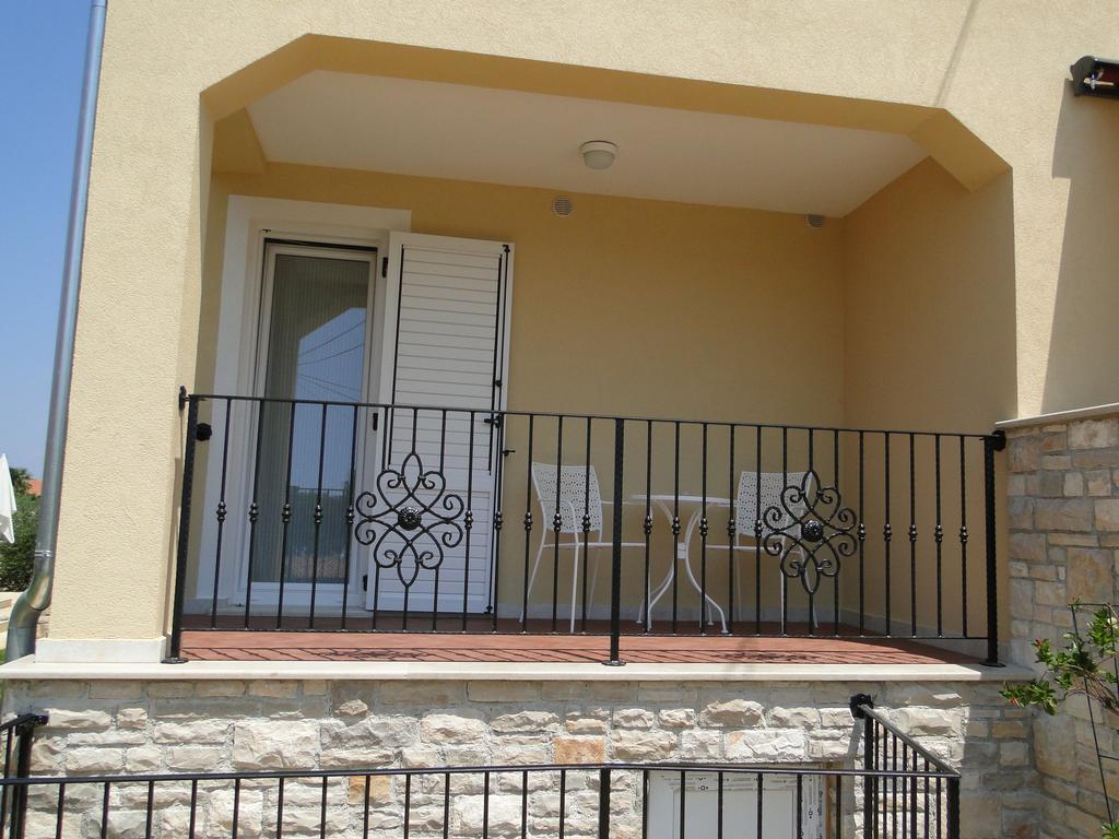 Apartments Villa Ela Umag Exterior foto