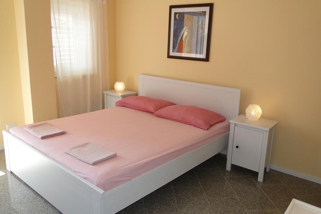 Apartments Villa Ela Umag Exterior foto