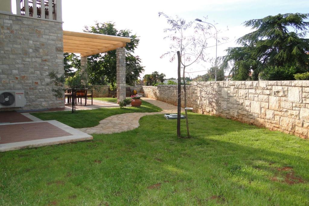 Apartments Villa Ela Umag Exterior foto